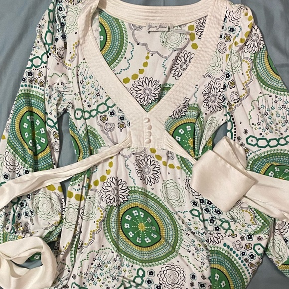 Very nice soft Guess top - Picture 2 of 5